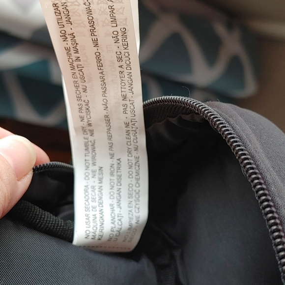 🌸Host Pick🌸Zara black cosmetic bag - Picture 4 of 8